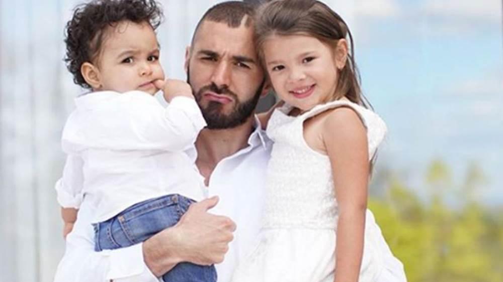 عکس فوتبالیست معروف کریم بنزما و دو تا فرزندش یک دختر و یک پسر 